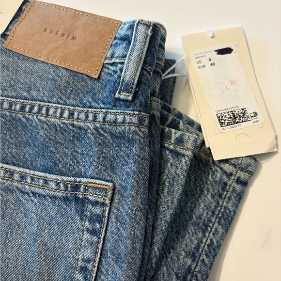 NWT H & M Baggy regular high waist jeans size 8 inseam 32” - Picture 2 of 8